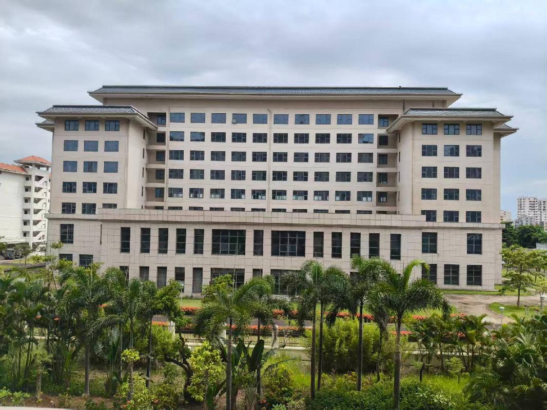 海口市龙华区白水塘路边检总站学员楼和综合楼房屋（含所占土地使用权面积）整体招租