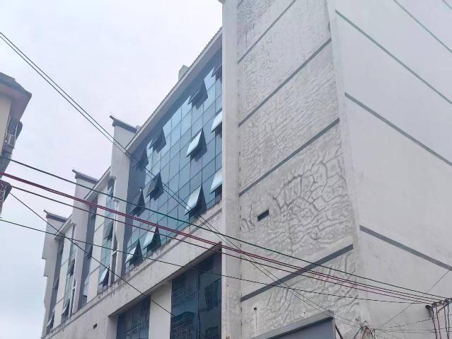 桂林市灵川县大圩镇城镇建设新区新民街303号-1-4层转让公告