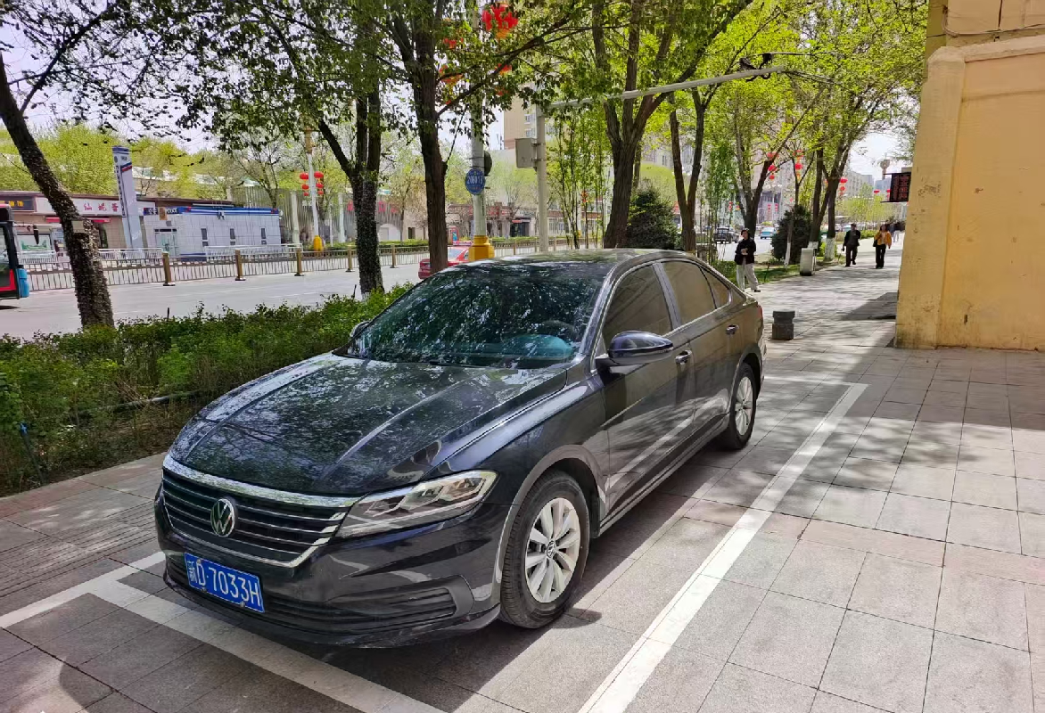 奎屯胡杨河公共交通服务有限公司转让所属4辆大众汽车牌小型轿车（新D7031H、新D7032H、新D7033H、新D7036H）(国资监测编号GR2026XJ1001127)