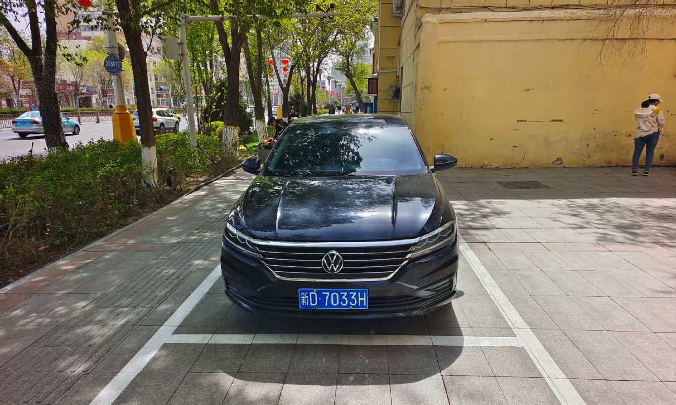 奎屯胡杨河公共交通服务有限公司转让所属4辆大众汽车牌小型轿车（新D7031H、新D7032H、新D7033H、新D7036H）(国资监测编号GR2026XJ1001127)