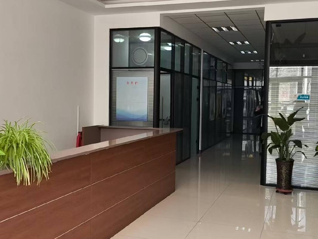 位于呼和浩特市新城区成吉思汗东街公园壹号南100米公园壹号便民市场中的一处房产三层出租（首年租金底价10万元，租期5年）(二次挂牌)(国资监测编号GR2026NM1002916-2)