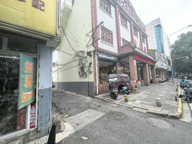 清潭路146号一楼街面营业房（东侧）招租公告