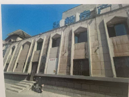 新源县光影影视文化有限责任公司位于伊犁州新源县光影大剧院西侧（现为弘毅房产）面积约468㎡对外招租，租期三年