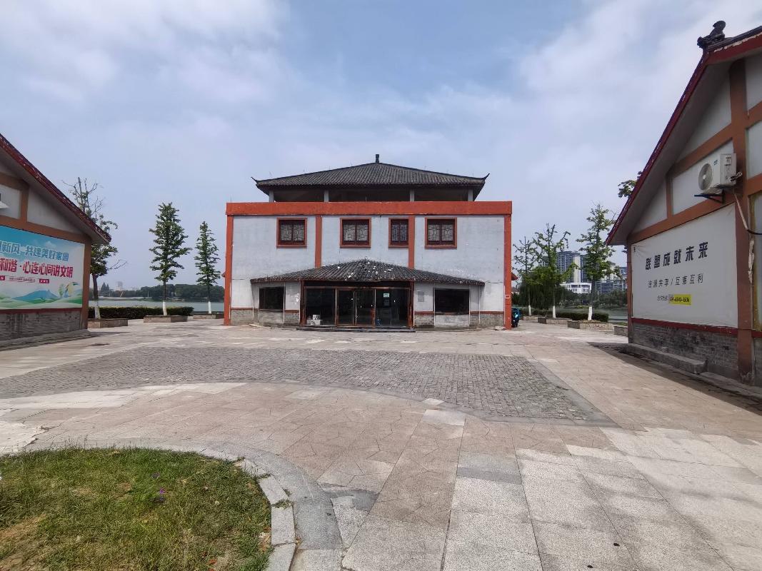 无为市无城镇环城河凤凰山路东管理用房1-3幢及西管理用房1-3幢转让公告(国资监测编号GR2026AH2001581)