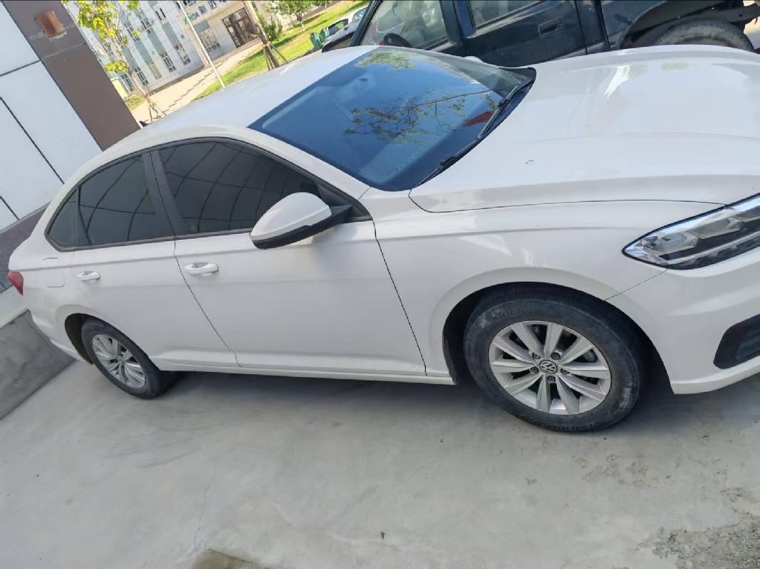 霍尔果斯云谷企业管理有限公司所属大众汽车牌SVW71521DF新FQ3W90小型轿车对外转让