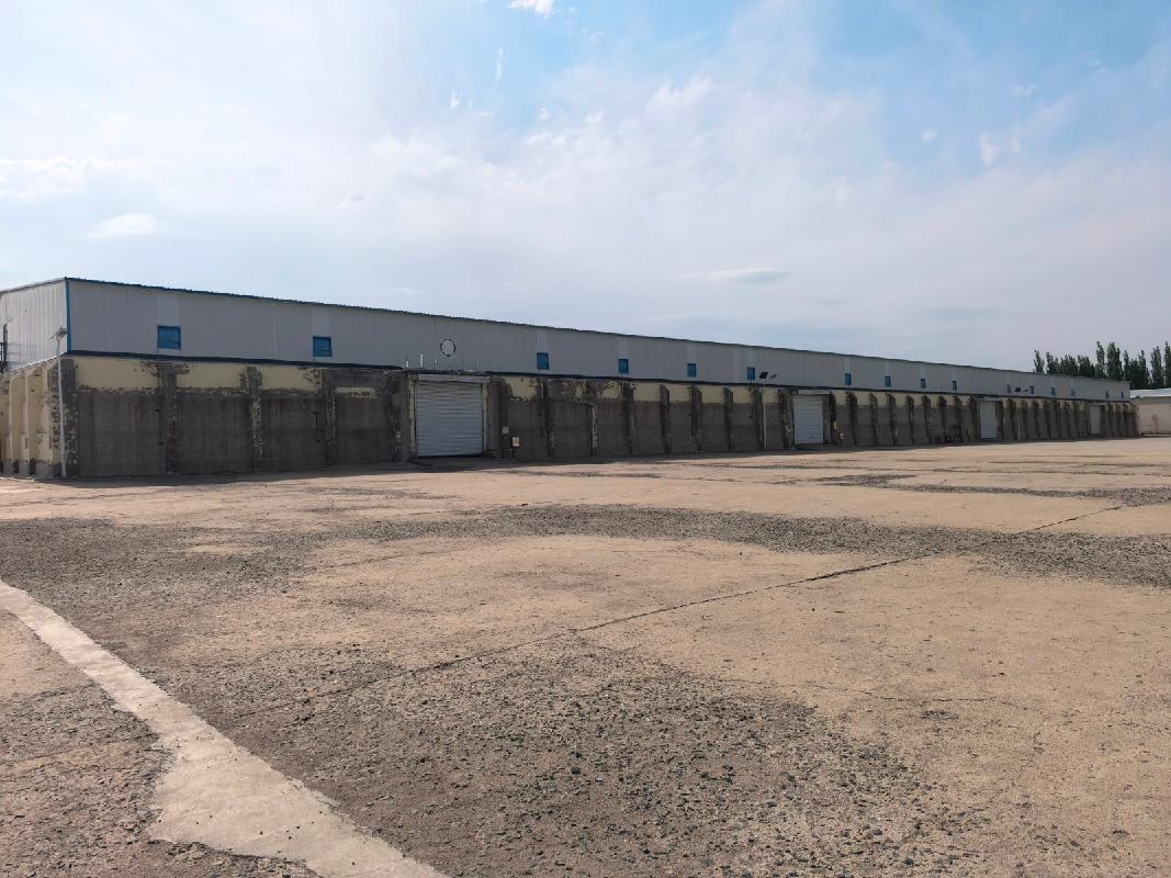 通辽河西粮食储备库有限公司4幢库房及工业用地(含罩棚)分别出租（年租金详见清单，租期均为3年）