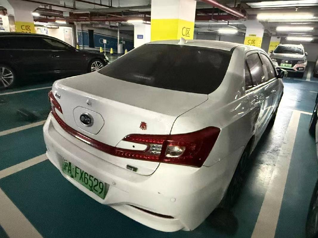 金石期货有限公司转让一辆比亚迪牌小型轿车（沪AFX6529）(国资监测编号GR2026XJ1001158)