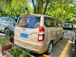 伊犁州国投公司所属五菱牌LZW6431MF新F5T130小型普通客车（报废处置）对外转让