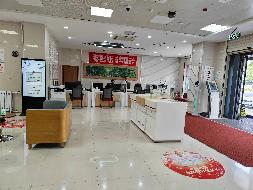 锡林浩特市希办那达慕社区逸园小区 0 号楼 1-2 层 1 号铺出租（年租金底价151114元，租期1-5年）
