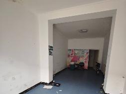 呼和浩特市新城区爱民街389号（原财税职业学院）15号家属楼1楼商铺从西数第16间（原幻梦发艺）公开招租（年租金底价：22500元，租赁期限：5年）