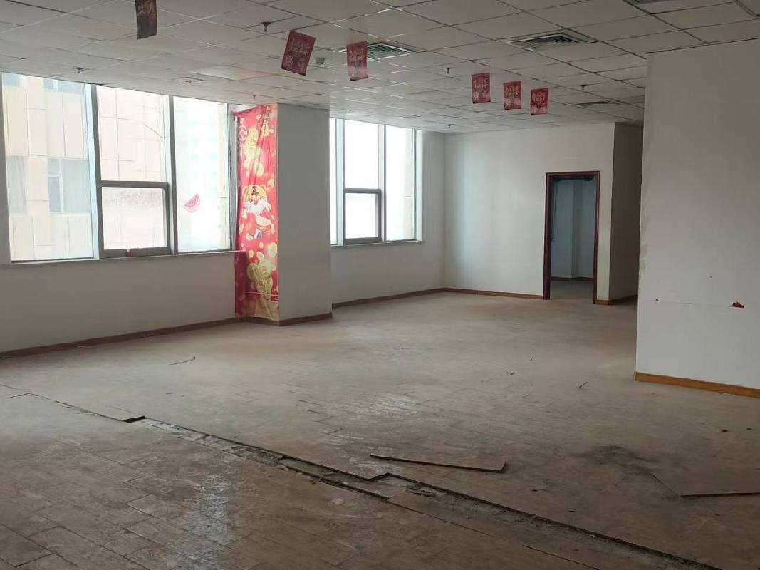 乌鲁木齐市盛天隆投资有限公司租赁位于乌鲁木齐市天山区光明路100号金碧华府小区A、B商住楼办公501室房产