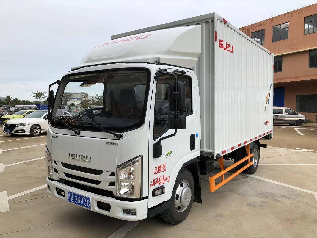琼A2KV38江西五十铃牌JXW5040XXYCDJ2轻型厢式货车