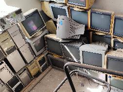 宁安市第三中学台式计算机、桌椅等一批报废资产捆绑转让交易公告(国资监测编号GR2026HL2003654)