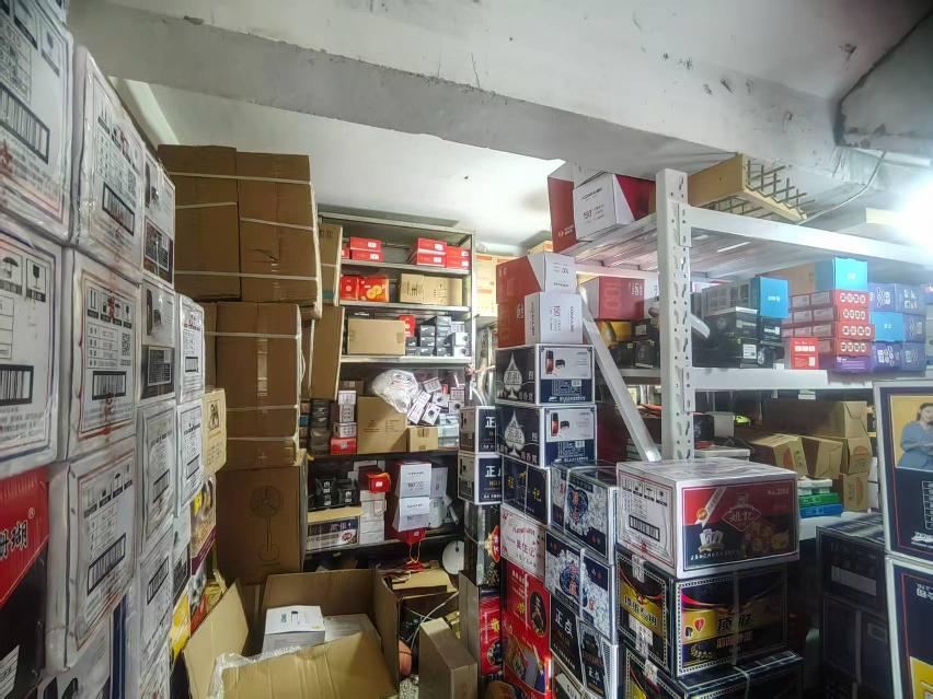 江南春商城二期一层1号附近楼梯下方的小房间招租公告