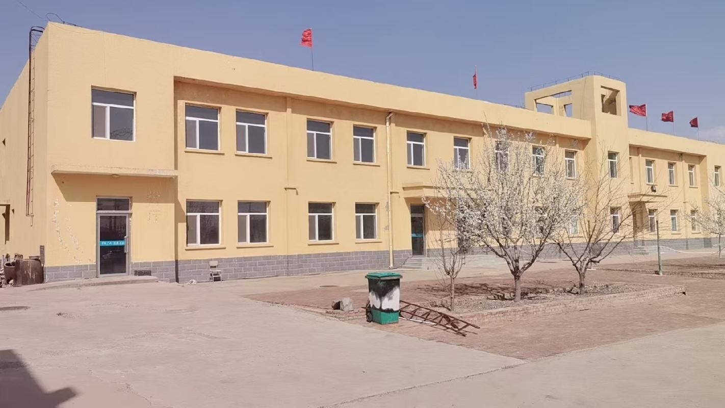 喀喇沁旗牛家营子镇原仓窖小学土地及地上建筑物出租（年租金底价1010000.00元，租期5年）
