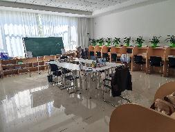 奎屯市万利租赁服务有限公司位于迎宾园社区办公楼3楼商铺157.75㎡对外招租（租期3年）