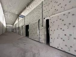 奎屯市万利租赁服务有限公司位于冷链物流集散中心冷库2-11商铺90㎡对外招租（租期1年）