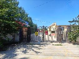 伊宁市潘津镇中心小学位于潘津乡中潘津村闲置教学点整体院落（占地约7369.86㎡，建筑面积约1113㎡）对外招租，租期六个月，二次挂牌