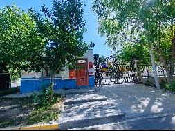 伊宁市塔乡中心幼儿园位于伊宁市果园村十二巷20号闲置教学点院落及房屋（建筑面积约1020㎡，占地约2708㎡）对外招租，租期一年