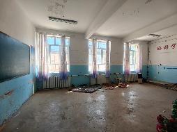 伊宁市潘津镇中心小学位于潘津乡中潘津村闲置教学点整体院落（占地约7369.86㎡，建筑面积约1113㎡）对外招租，租期六个月，二次挂牌
