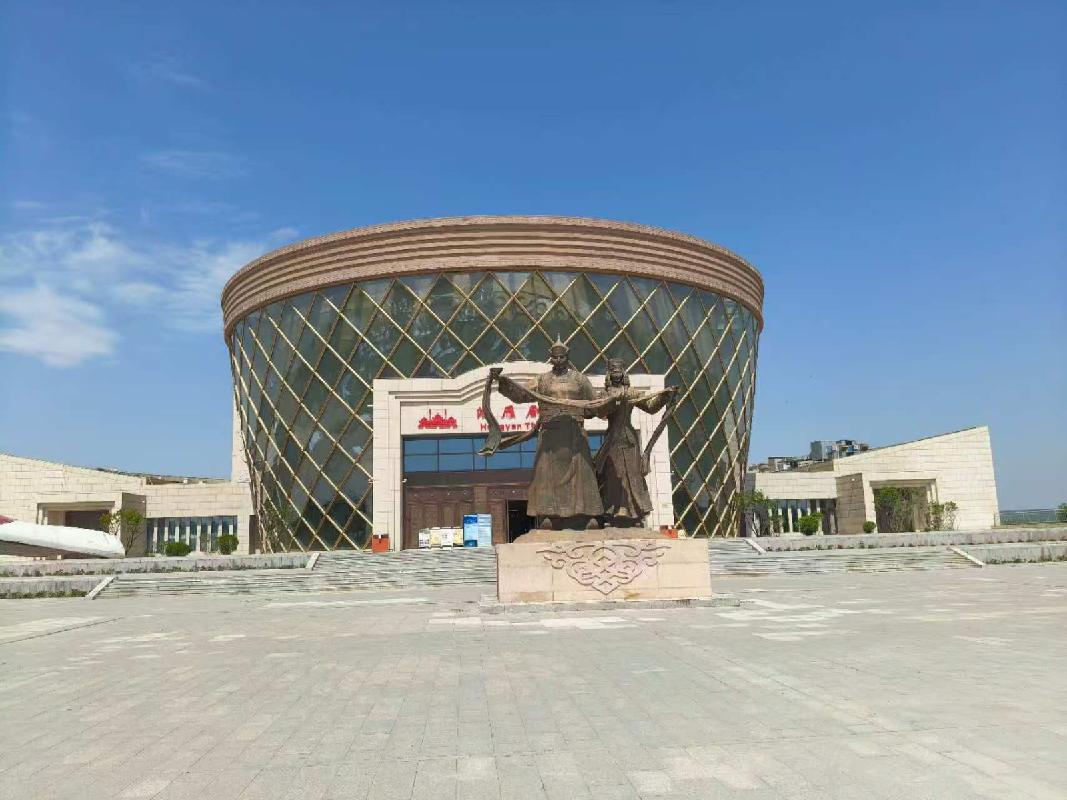 鄂尔多斯市成吉思汗陵旅游区管理委员会6处场所整体招租，年租金底价478962元，租期三年(国资监测编号GR2026NM1003790)