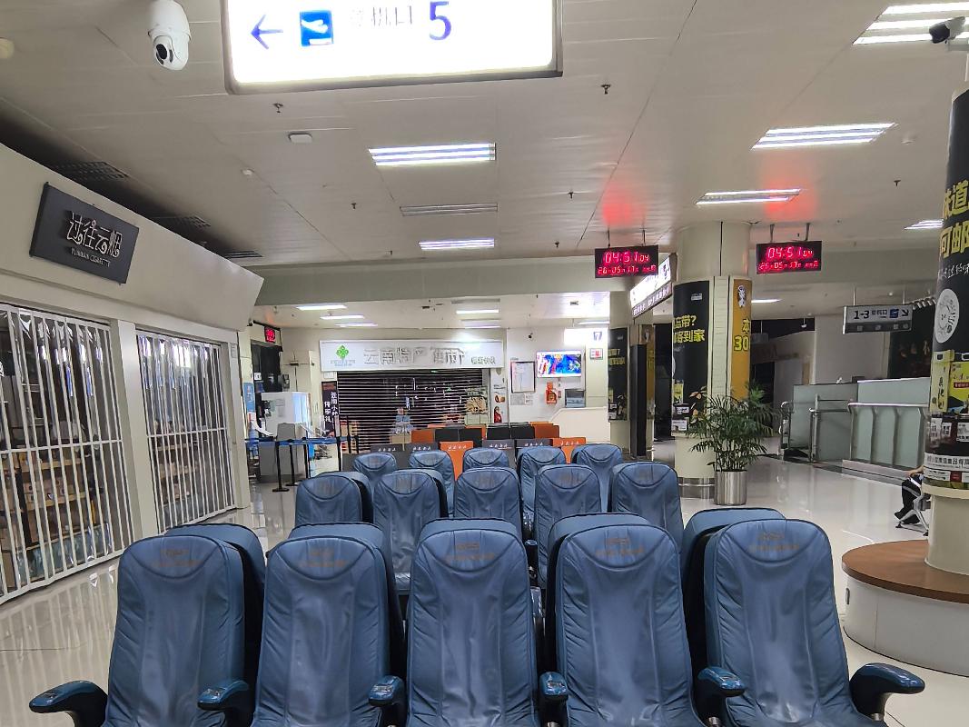 德宏芒市机场4、5号候机厅共享按摩椅商业点位租赁