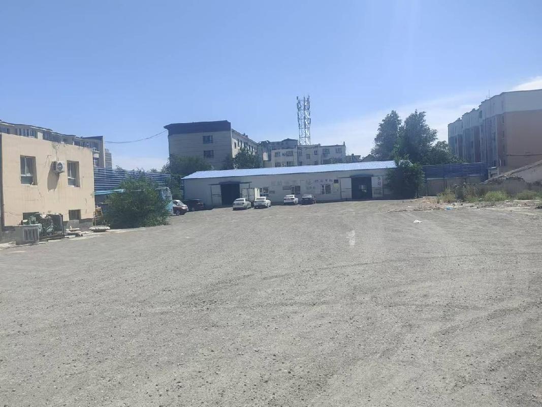 位于阿勒腾肯特100号原煤场场地3077.47㎡场地对外招租（租期1年）
