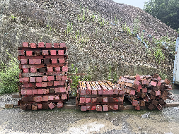 废旧槽钢、工字钢、钢管及螺旋管等边角料一批 （预估总重量约30吨）(国资监测编号GR2026HN1001613)