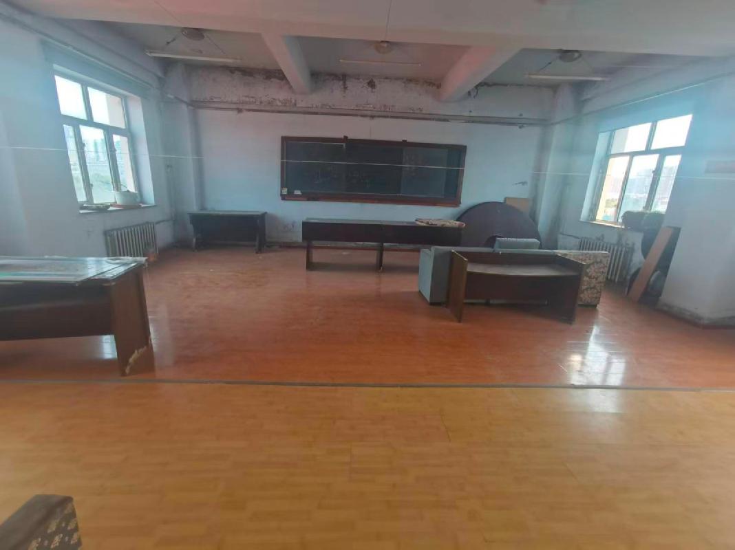 哈尔滨工程大学原绿化中心楼4、5层整体出租交易公告