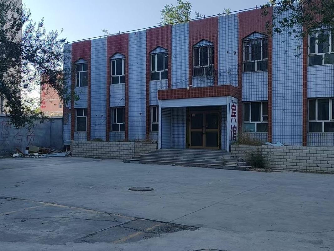 奎屯市万利租赁服务有限公司位于团结南街2号商铺474㎡对外招租（租期3年）