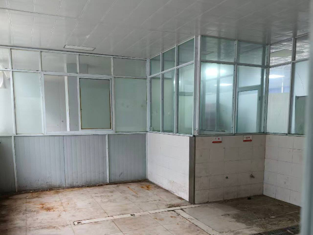 华冠地块1号楼102室招租公告