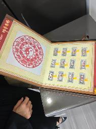 一批金银纪念币、邮票册、硬币册、银条等打包转让（赤峰市投资担保集团有限公司-包3）