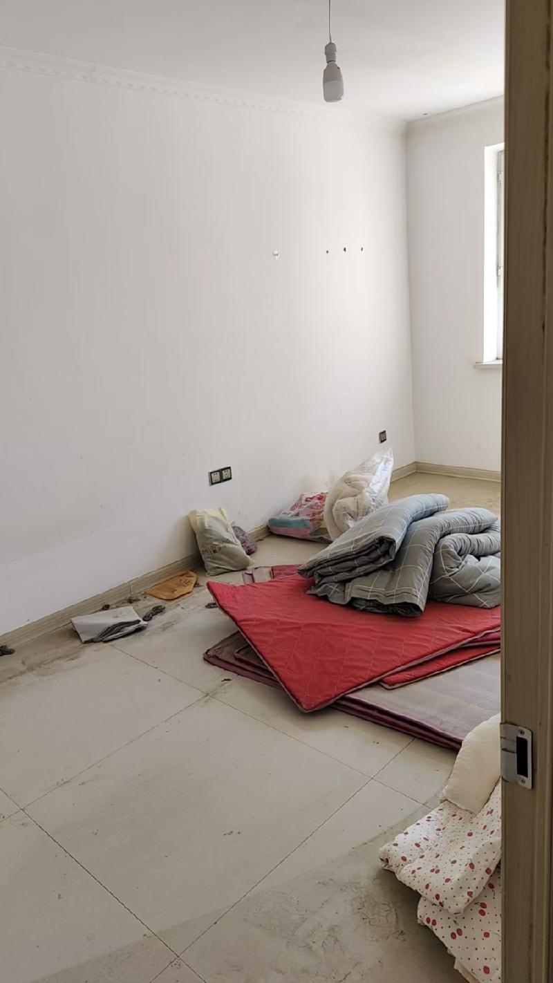 新疆交通建设投资控股有限公司转让位于塔城市杜别克区光明路东方嘉苑小区15号楼4单元601室住宅房产(国资监测编号GR2026XJ1001227)