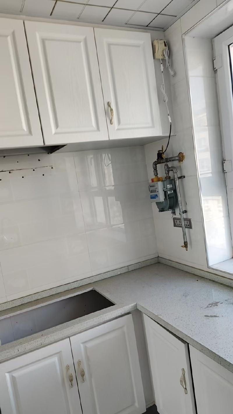 新疆交通建设投资控股有限公司转让位于塔城市杜别克区光明路东方嘉苑小区15号楼4单元401室住宅房产(国资监测编号GR2026XJ1001231)