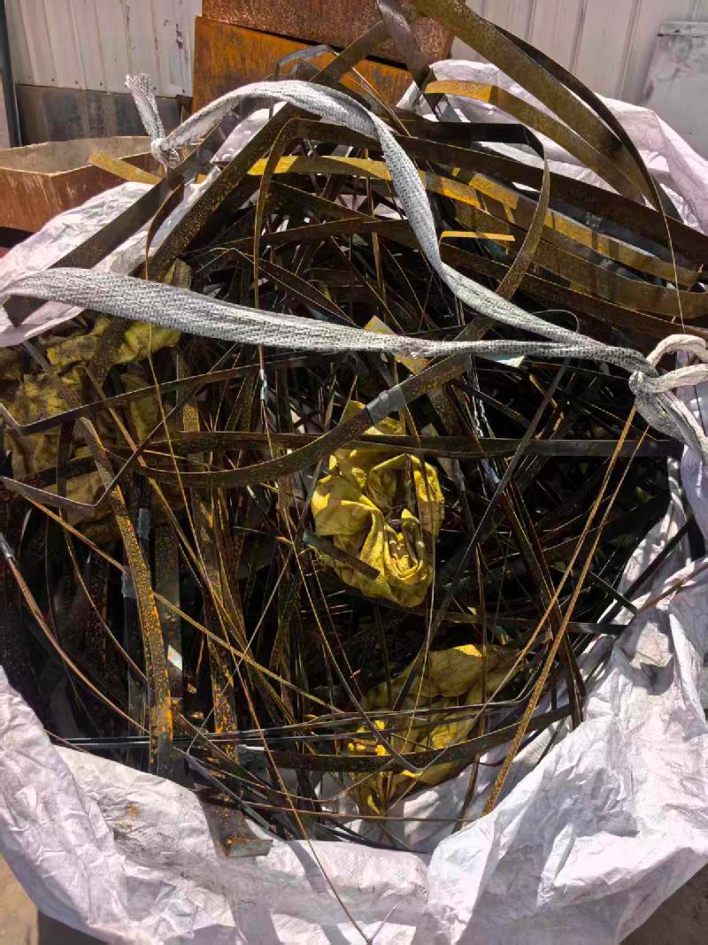 约100吨废旧钢制打包带、废支架、废彩板等转让（包头市华星稀土科技有限责任公司）（挂牌底价1520元/吨）(国资监测编号GR2026NM1002984)