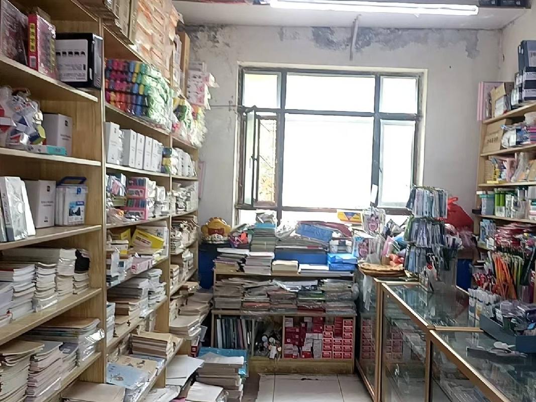 奎屯市万利租赁服务有限公司位于沙湾街267号商铺60㎡对外招租（租期3年）