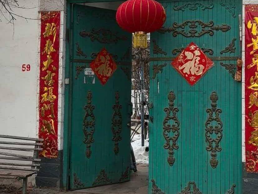 霍城县水定镇人民政府位于霍城县水定镇朝阳北路西七巷02-06-053号约310㎡院落（建面约190㎡）对外招租，租期五年