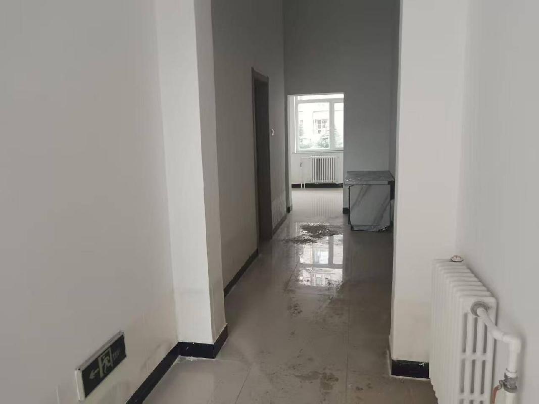乌兰浩特市城郊办事处红联花园AB区20号楼28号商业10-10-169-8房产转让(国资监测编号GR2026NM1002632-3)