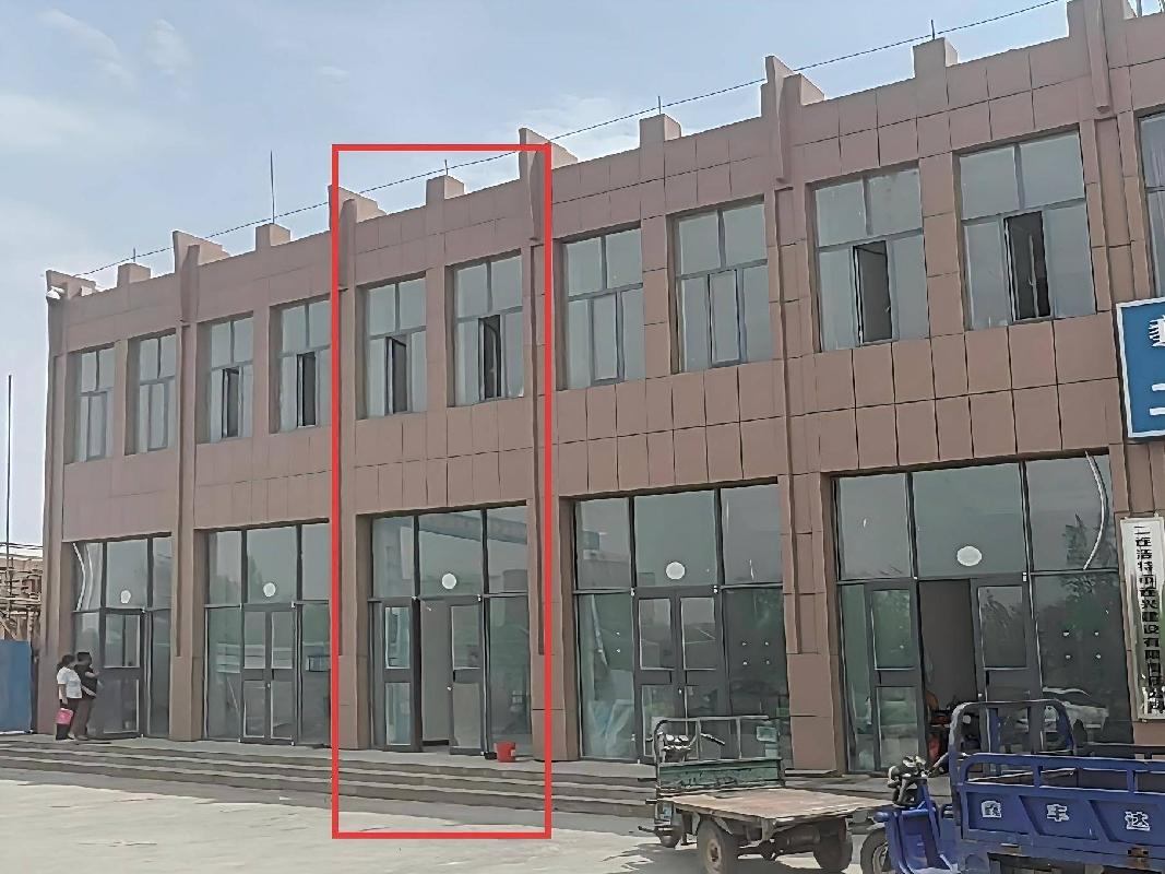 二连浩特市达尔罕街南、建设路西富皇汽贸修配物流园二期C1#楼121#房产公开转让（内蒙古苏尼特产业投资有限公司）
