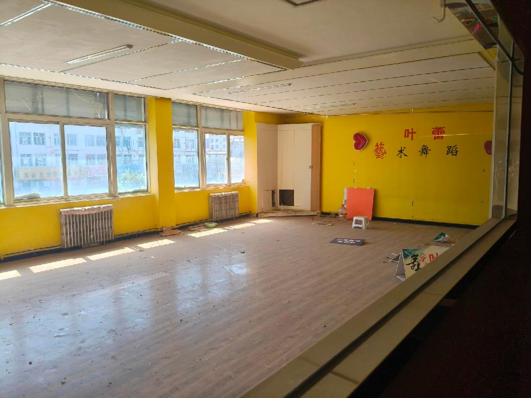 内蒙古赤峰市敖汉旗新惠镇新中街西惠宁路北（宁城商业楼东侧4号楼2-3层）1 宗房产转让(二次挂牌)