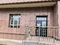 巩留县妇幼保健院位于巩留县新华西路1号院内食堂约100㎡对外招租，租期三年