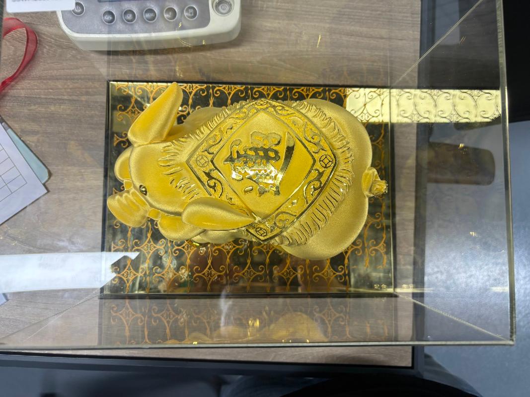 猪造型999足金摆件（506.37g）1个