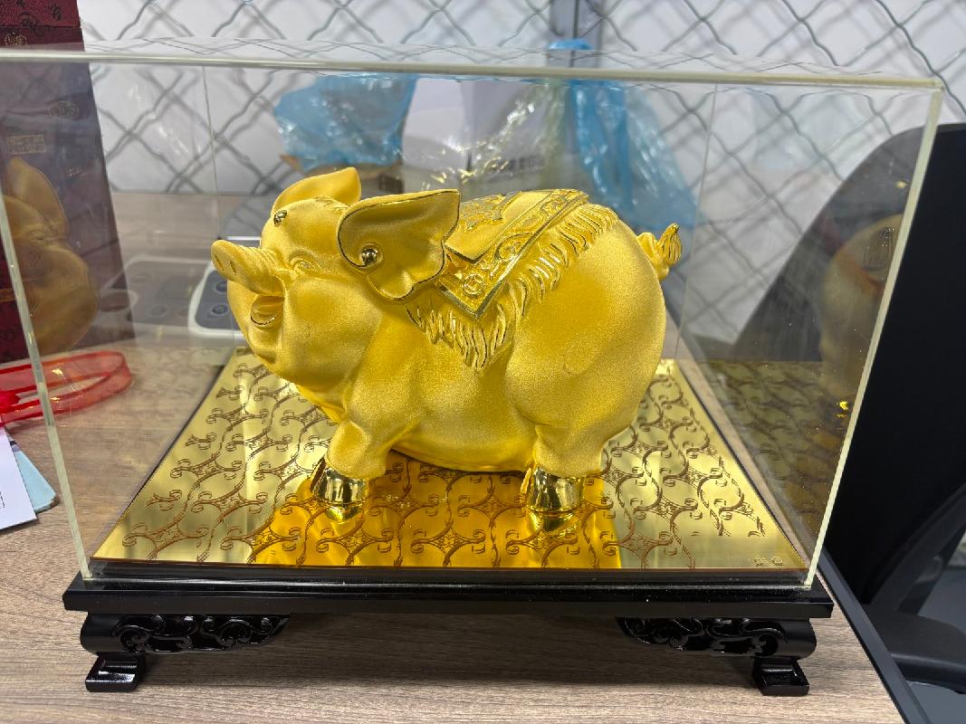 猪造型999足金摆件（506.37g）1个