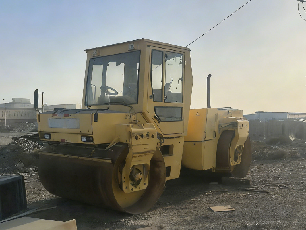 新疆中新铁路建设有限公司转让所属一台BOMAG BW202 AD-2压路机
