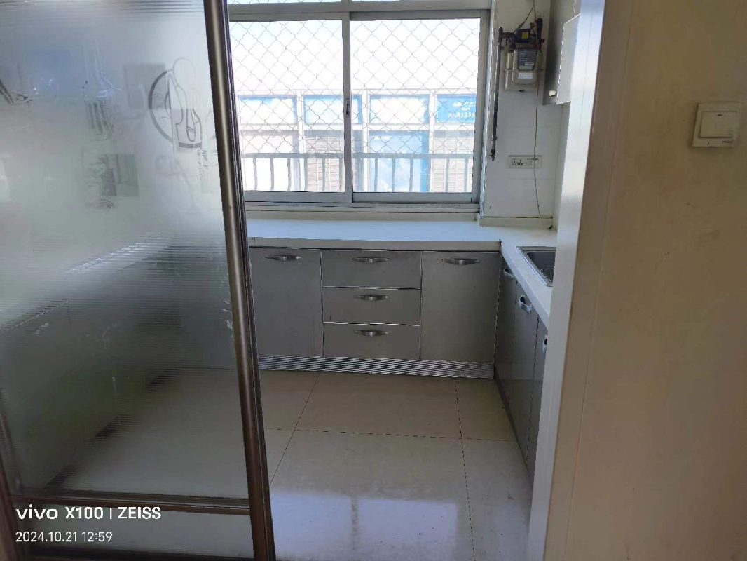 伊犁州财信融通融资担保有限公司位于伊宁市开发区辽宁路253号世纪嘉苑二期1-1-601室(房屋建筑面积约108.47㎡)对外招租，租期三年