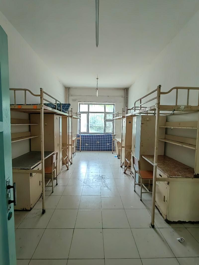 哈尔滨师范大学一批报废学生公寓家具拆除清运及残余价值捆绑转让交易公告