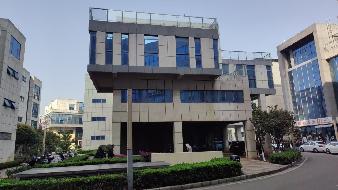 曲靖新兴产业示范园科技孵化基地第8幢标准厂房(国资监测编号GR2026YN1000406)