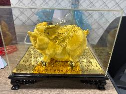 猪造型999足金摆件（506.37g）1个