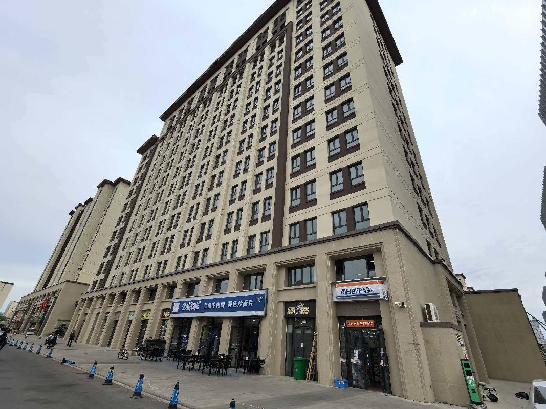 新疆城建鸿业投资发展有限公司租赁位于乌鲁木齐高新技术产业开发区（新市区）北京北路88号京府商住小区（一标段）19#商业、办公综合楼199套办公式公寓（资产包三）(国资监测编号GR2026XJ1001291)
