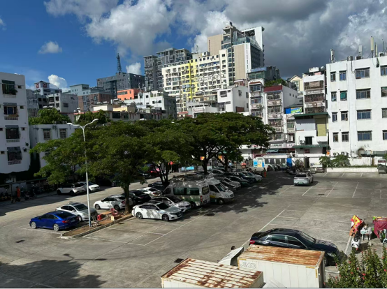 三亚市解放路电影公司停车场（125个露天停车位）整体招租
